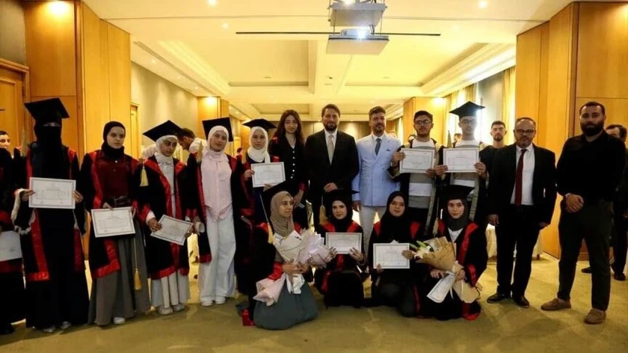 Foto - Suriye’de MEB lise sınavları mezuniyet töreni Türkiye ve Türkçe olması gereken yerde