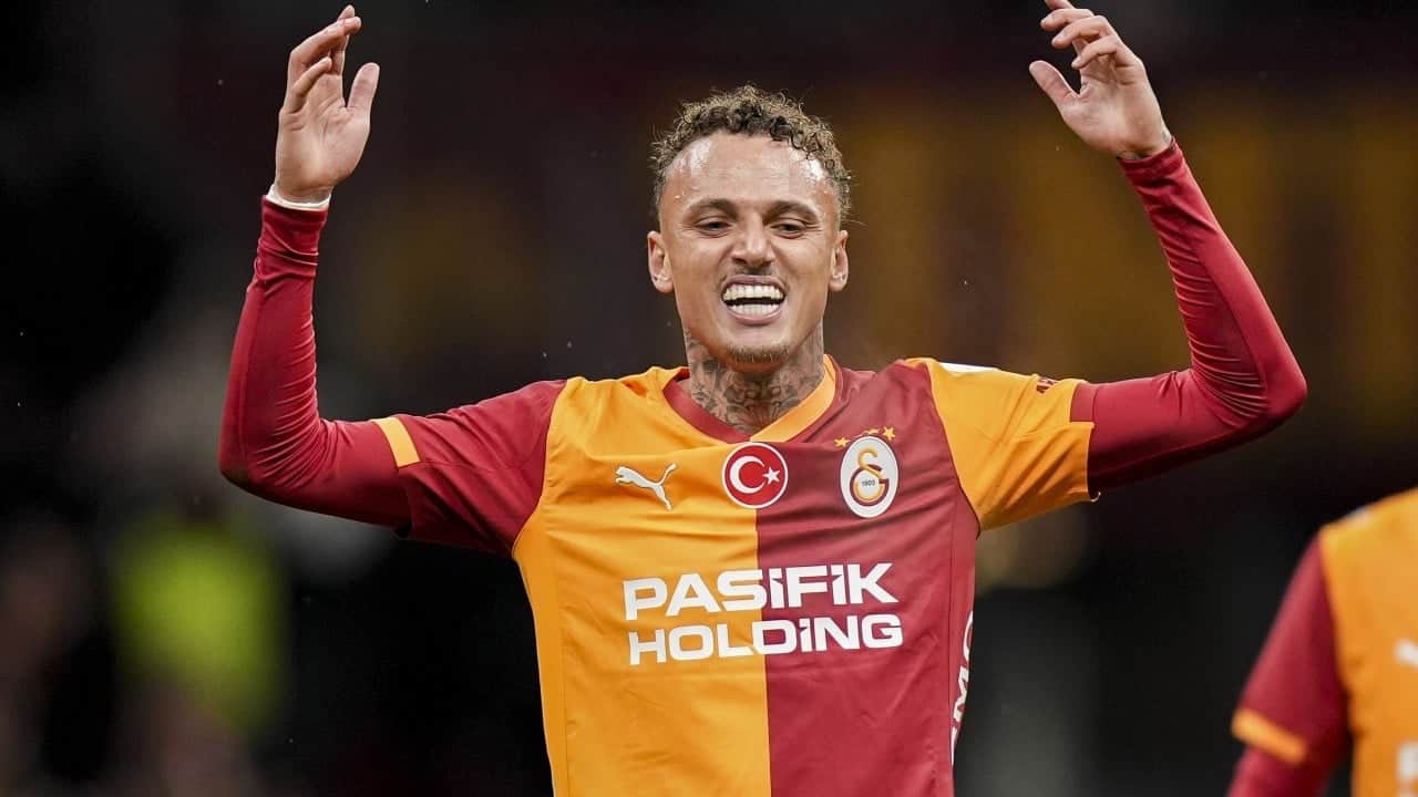 Foto - Sürpriz karar çıktı yine: Hem Galatasarayla hem de Ajax'la anlaştı! Transferde ilginç durum