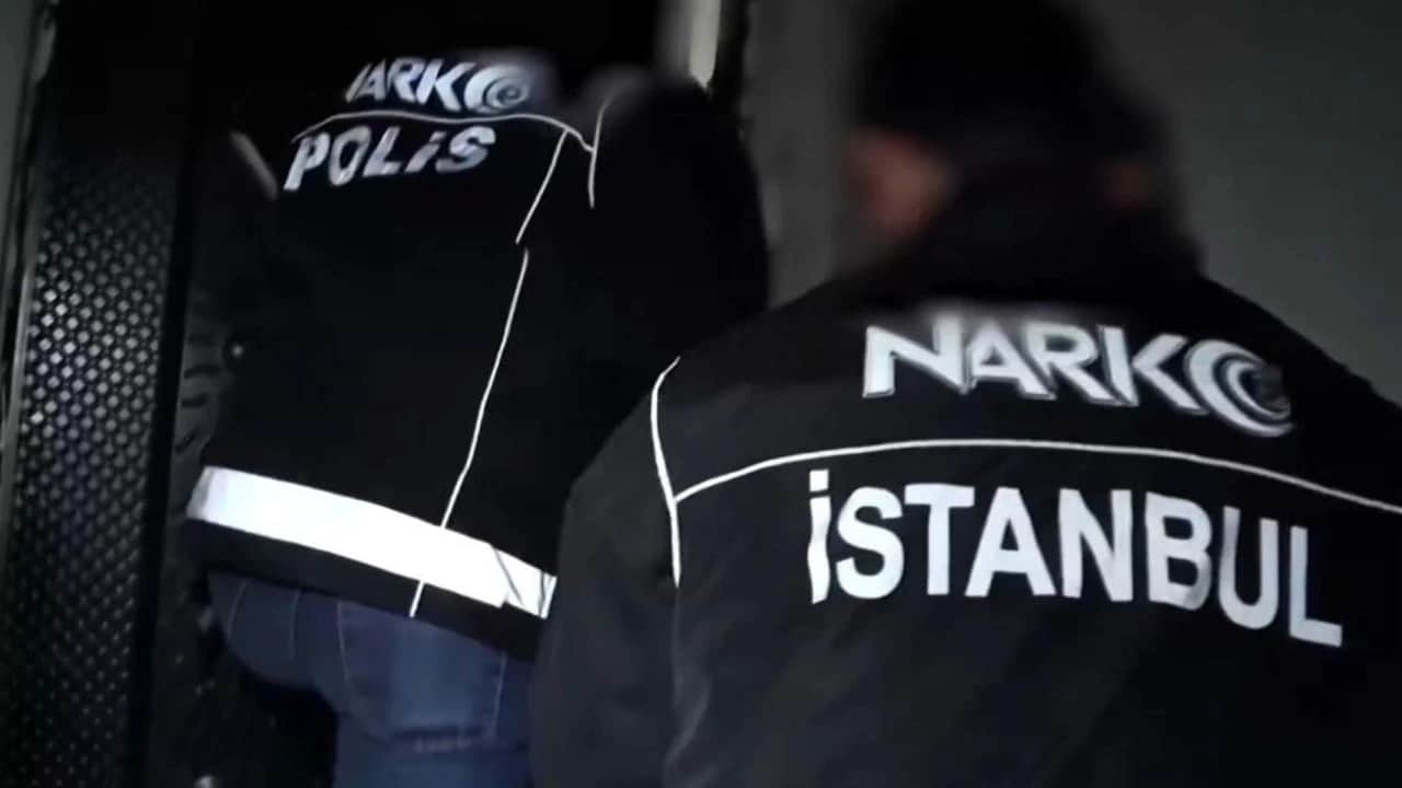 Foto - Survivor yarışmacısı apar topar gözaltına alındı! 