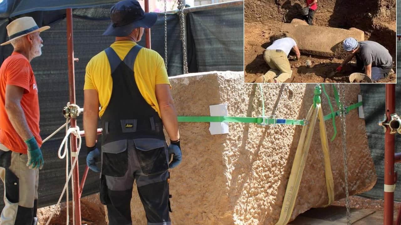 Tam 3 metre derinlikte bulundu! İşte 1500 yıl mühürlü kalan 5 tonluk lahitten çıkanlar