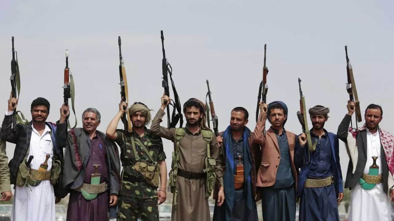 Foto - Tansiyon çok yükseldi! Suudi Arabistan'a ait savaş gemisi vuruldu