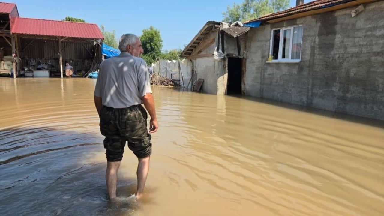 Foto - Tarla ve evler sular altında kaldı Türkü gerçek oldu Çarşamba’yı sel aldı