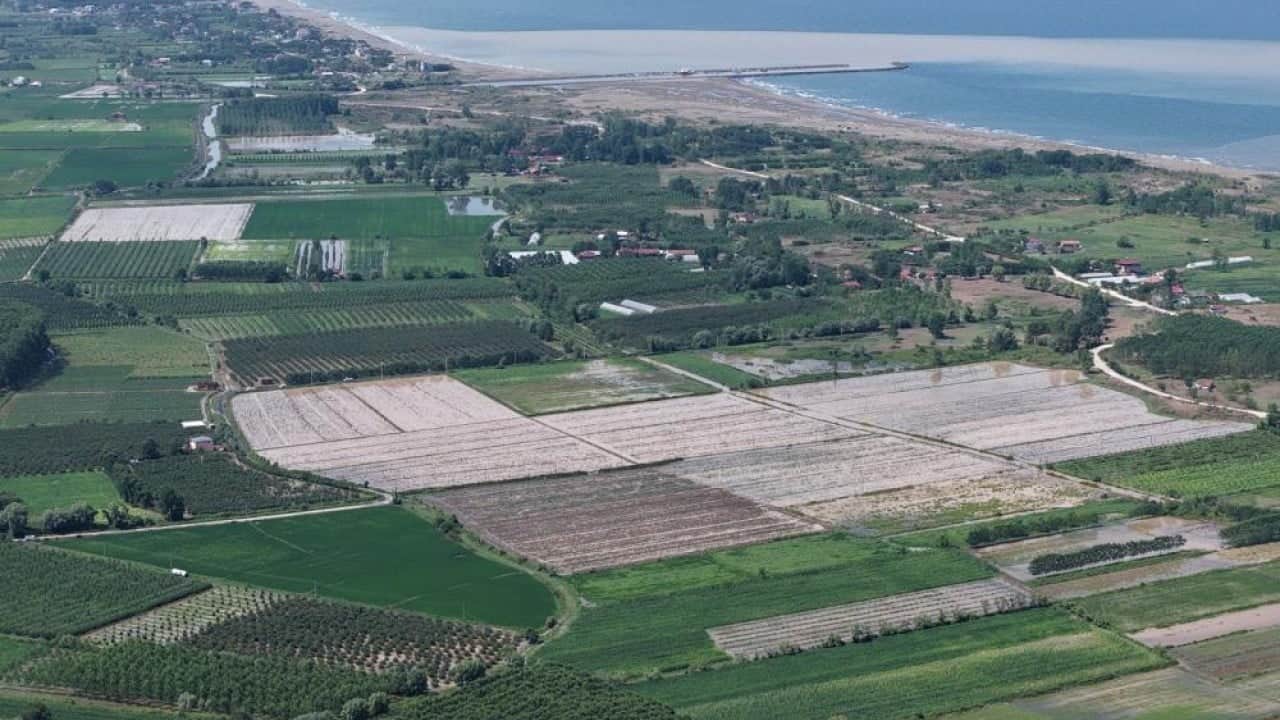 Foto - Tarla ve evler sular altında kaldı Türkü gerçek oldu Çarşamba’yı sel aldı
