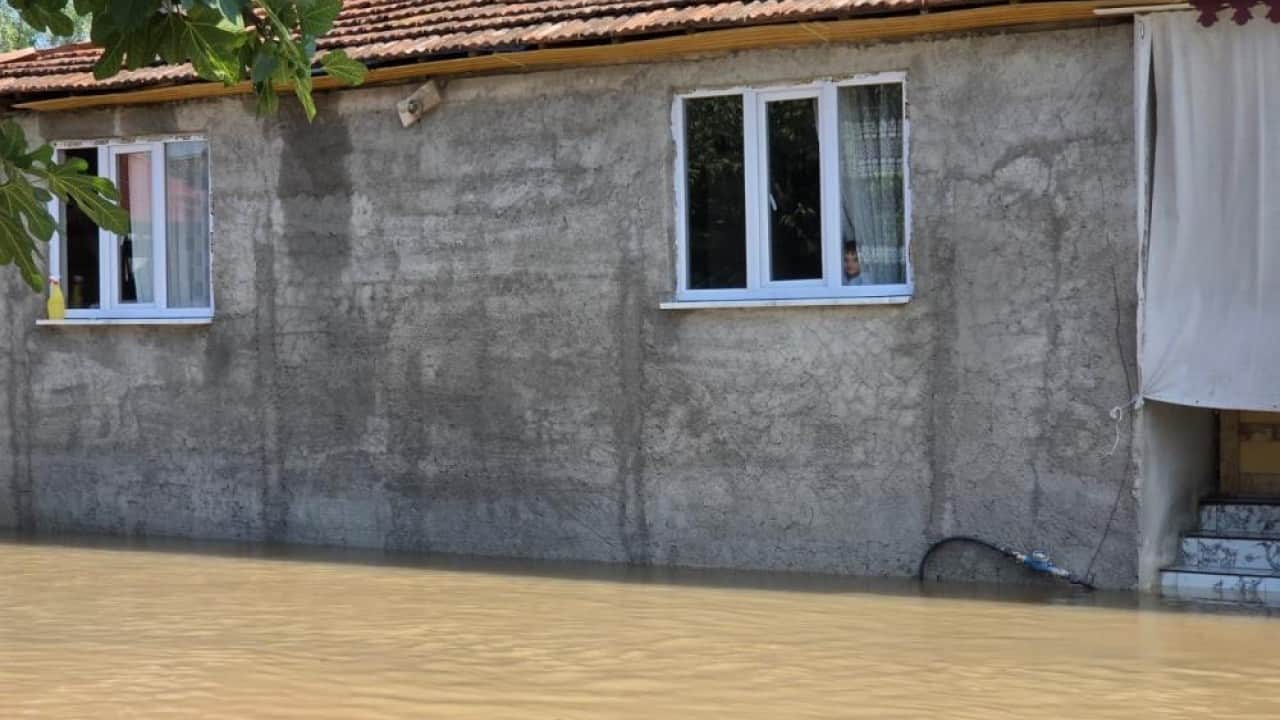 Foto - Tarla ve evler sular altında kaldı Türkü gerçek oldu Çarşamba’yı sel aldı