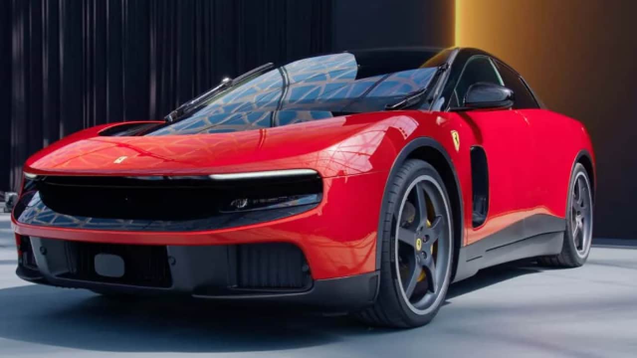 Foto - Tartışmalı araç müzayedede ezber bozdu: İlk elektrikli Ferrari'ye servet ödediler!