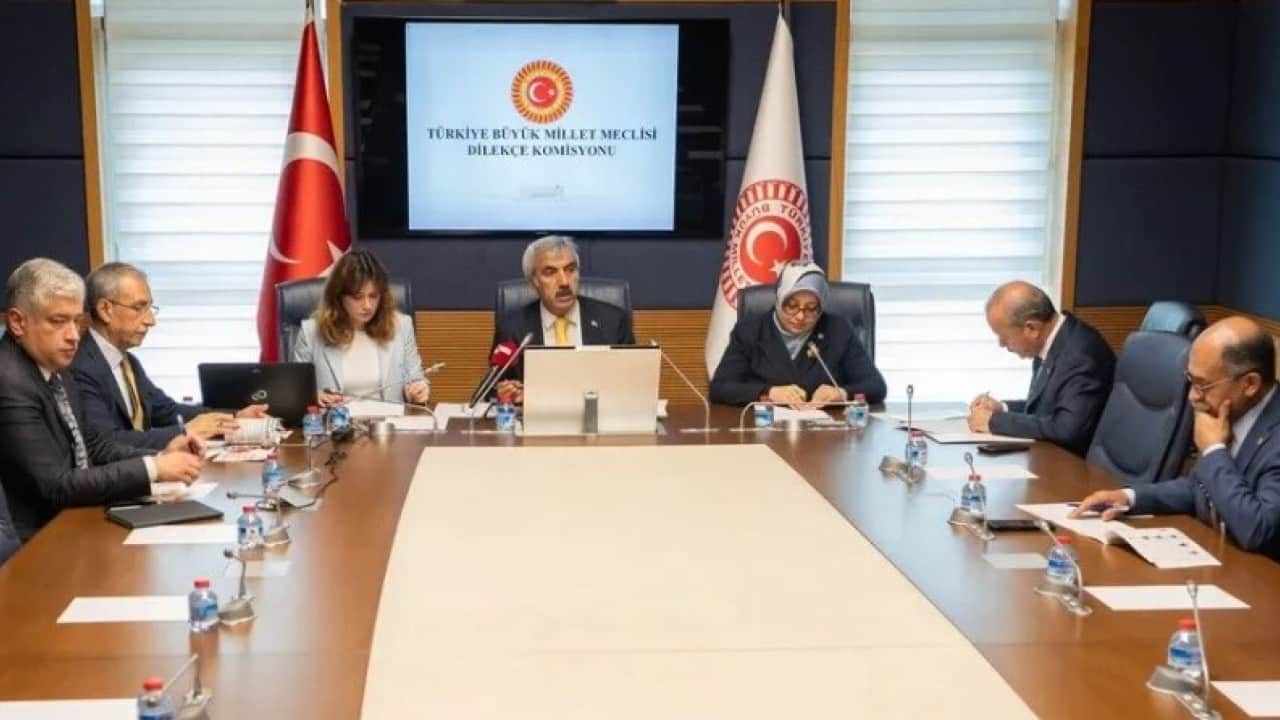 Foto - TBMM’ye başvuru yapıldı: ‘İstanbul kışlık, Ankara yazlık başkent olsun’