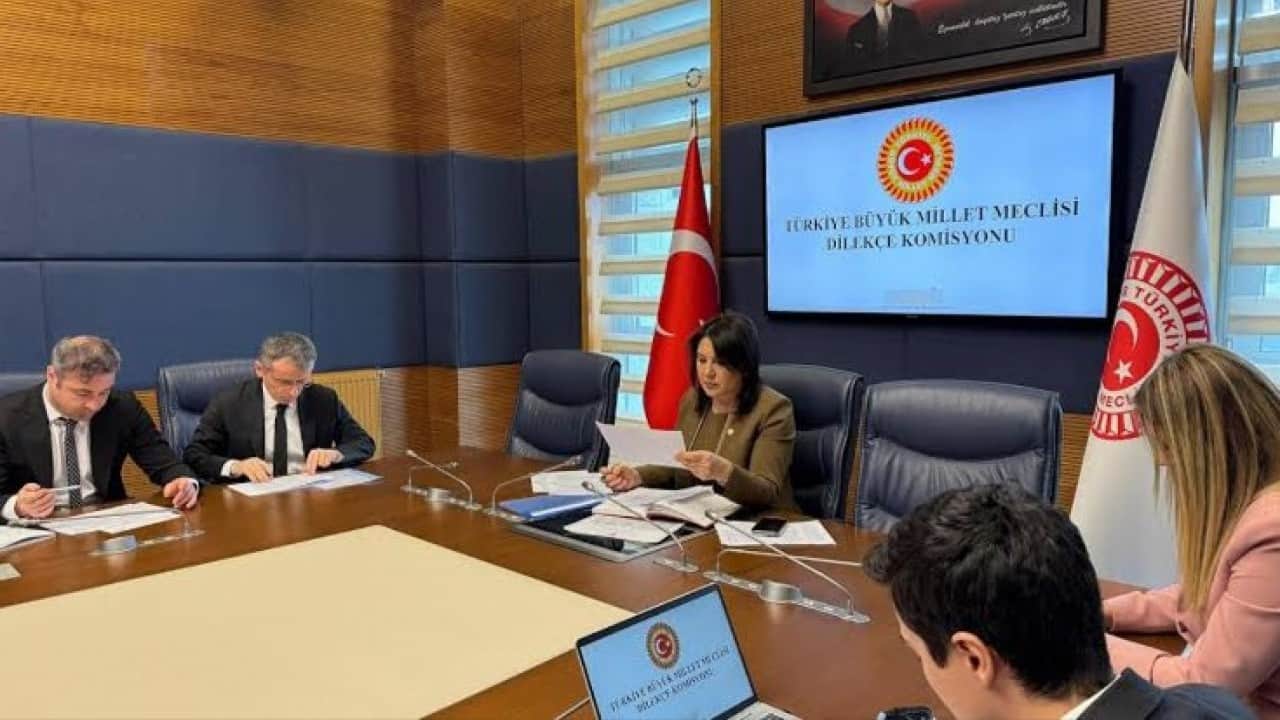 Foto - TBMM’ye başvuru yapıldı: ‘İstanbul kışlık, Ankara yazlık başkent olsun’