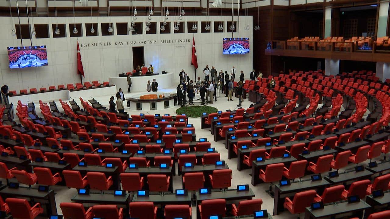 Foto - TBMM’ye başvuru yapıldı: ‘İstanbul kışlık, Ankara yazlık başkent olsun’
