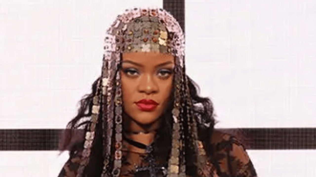 Foto - Tek harf değiştirmek yetmedi: Rihanna Türkiye'de açtığı davayı kazandı!