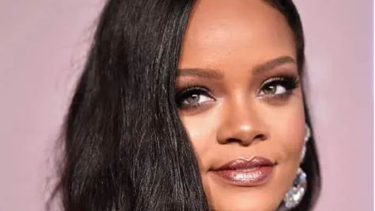 Foto - Tek harf değiştirmek yetmedi: Rihanna Türkiye'de açtığı davayı kazandı!