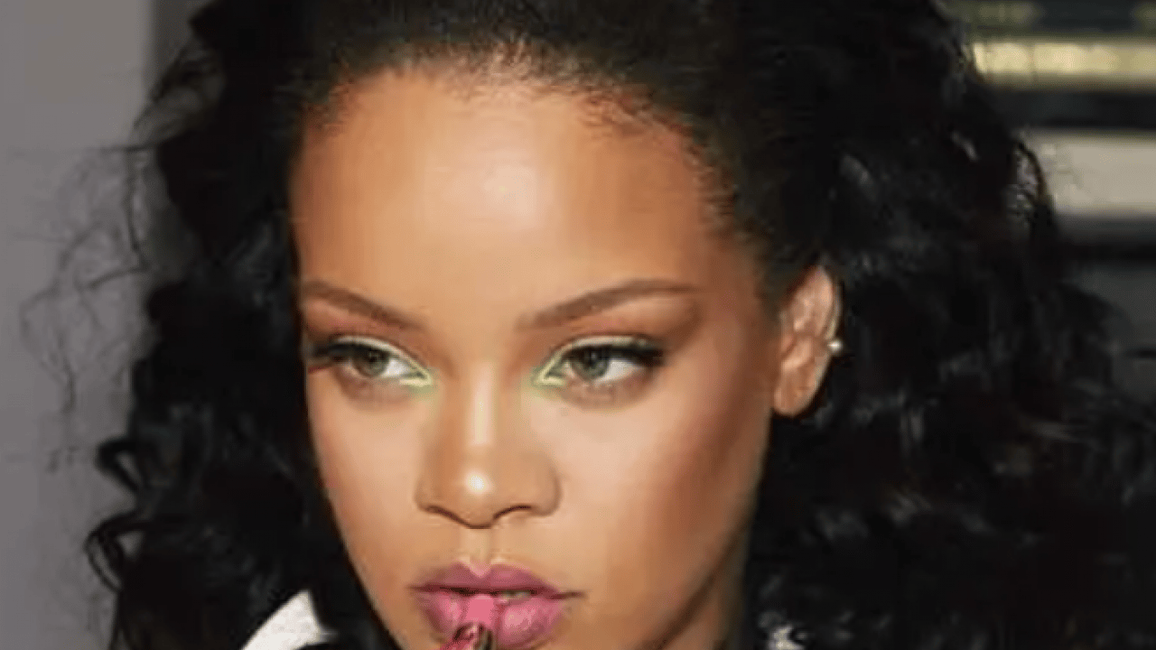 Foto - Tek harf değiştirmek yetmedi: Rihanna Türkiye'de açtığı davayı kazandı!