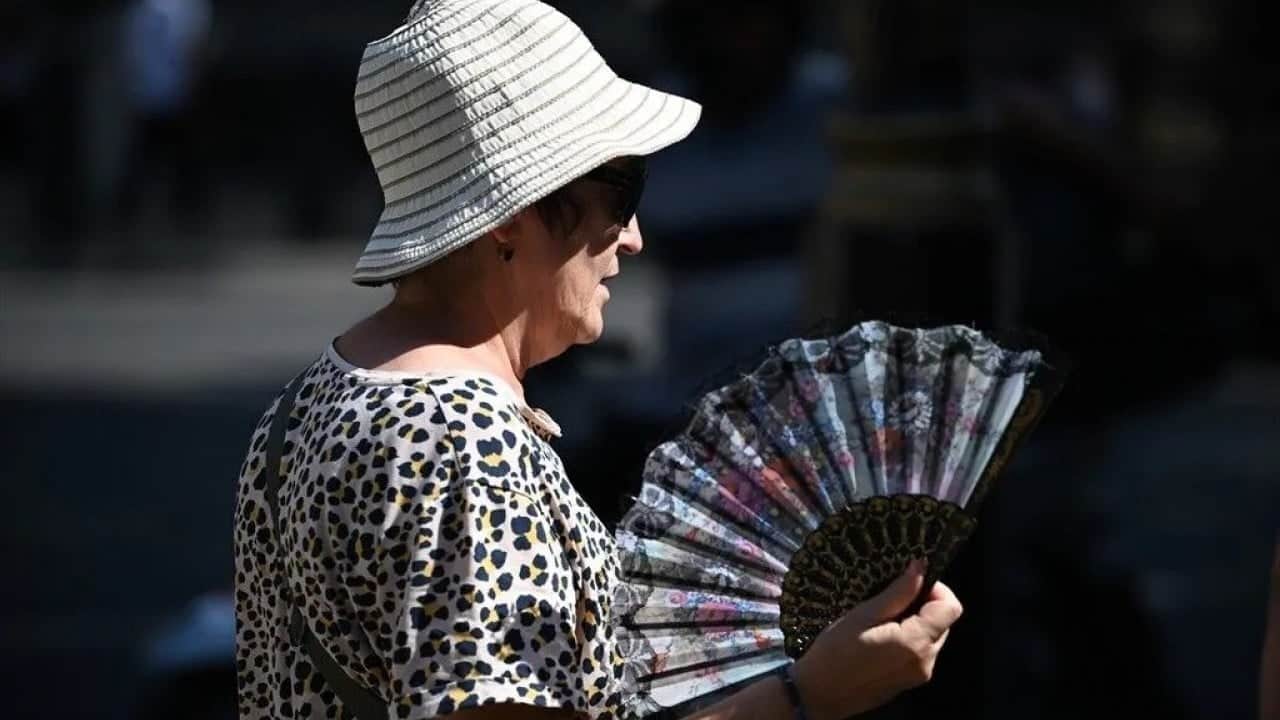 Foto - Termometreler 38,1’i gösterdi İngiltere tutuştu Londra alev alev yanıyor