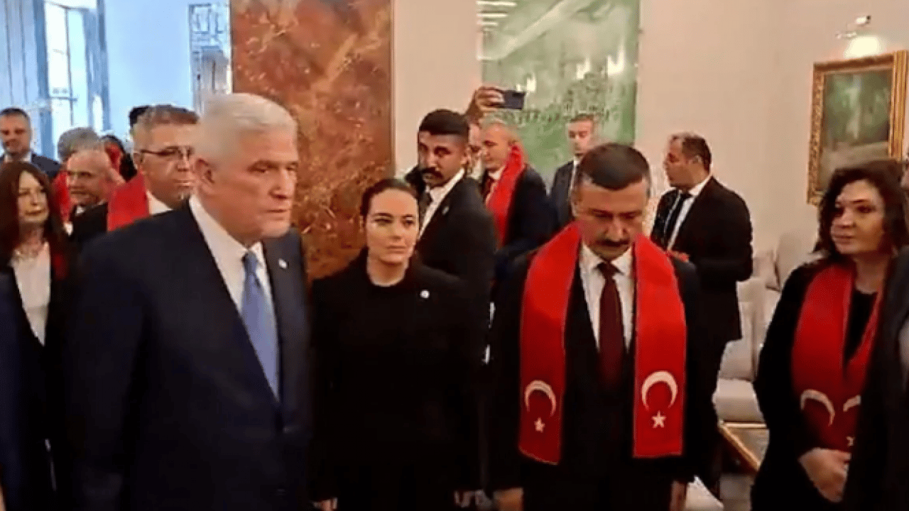 Foto - Terörsüz Türkiye oturumunda ucuz şov: İYİ Parti yine bildiğiniz gibi
