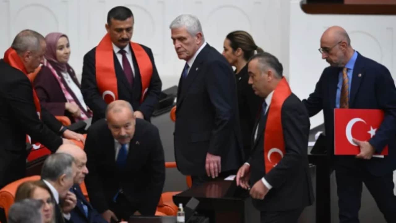 Foto - Terörsüz Türkiye oturumunda ucuz şov: İYİ Parti yine bildiğiniz gibi