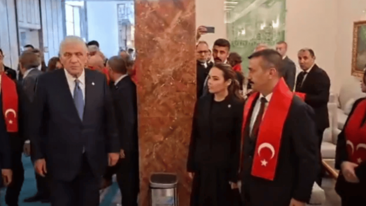 Foto - Terörsüz Türkiye oturumunda ucuz şov: İYİ Parti yine bildiğiniz gibi