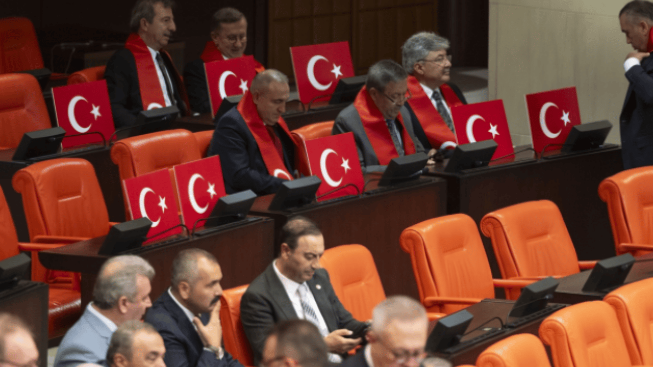 Foto - Terörsüz Türkiye oturumunda ucuz şov: İYİ Parti yine bildiğiniz gibi