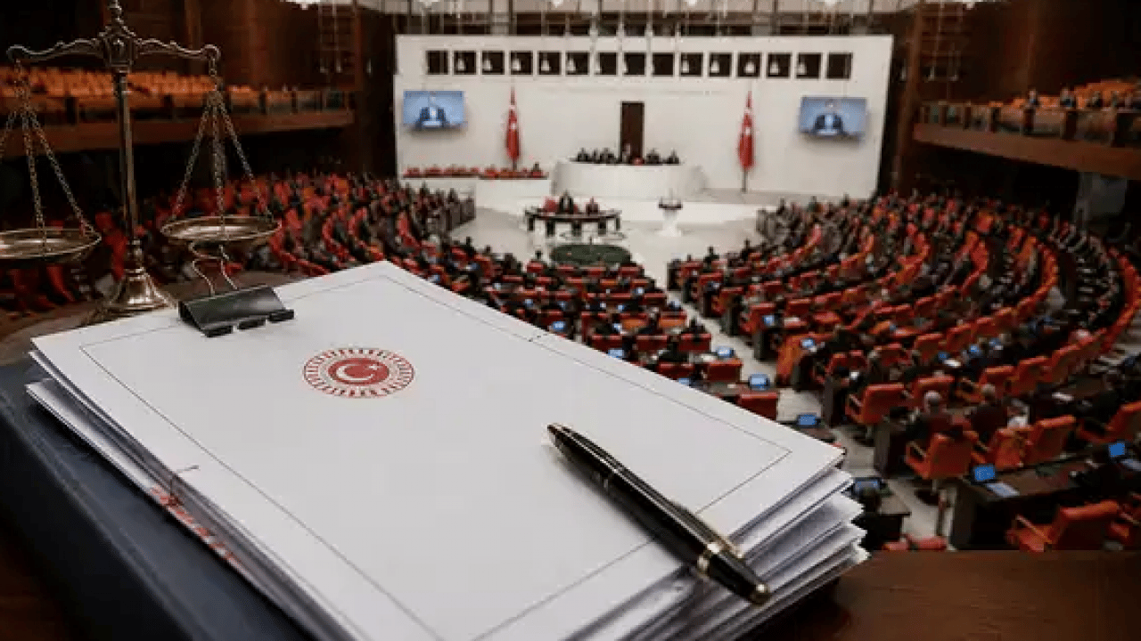 Foto - Terörsüz Türkiye oturumunda ucuz şov: İYİ Parti yine bildiğiniz gibi