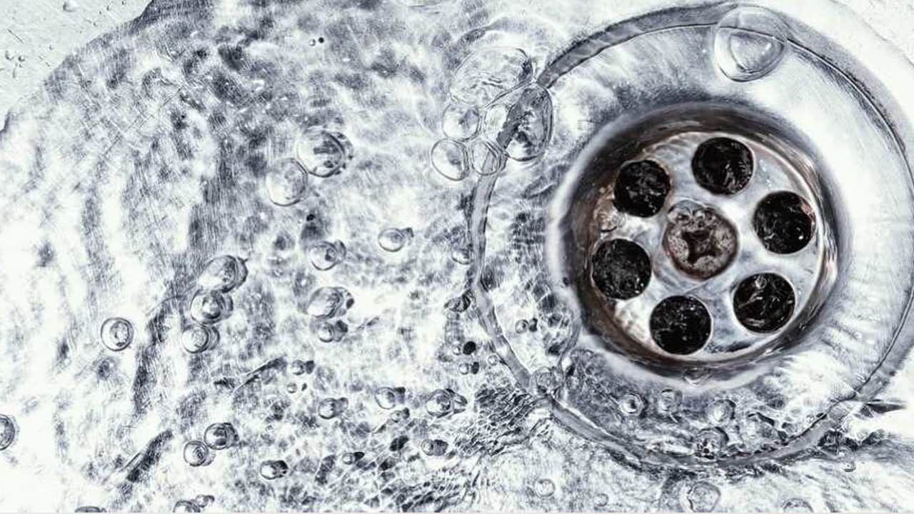 İşte tıkanan lavaboyu şipşak açan yöntem! Birçok kişinin evinde var: Su tesisatçısı sırrı