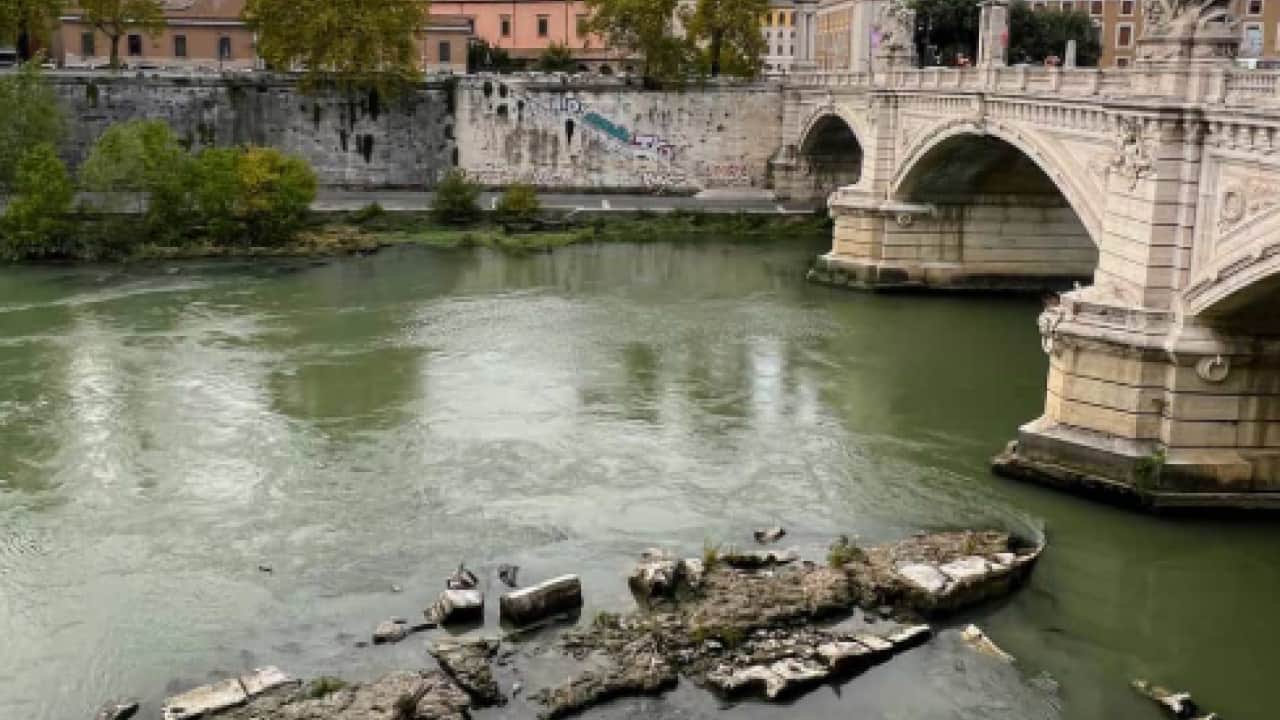 Foto - Tiber Nehri'nde sular çekildi: 2 bin yıllık tarih gün yüzüne çıktı! Neron Köprüsü’nün kalıntıları yeniden göründü