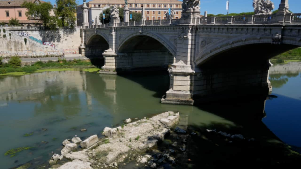 Foto - Tiber Nehri'nde sular çekildi: 2 bin yıllık tarih gün yüzüne çıktı! Neron Köprüsü’nün kalıntıları yeniden göründü