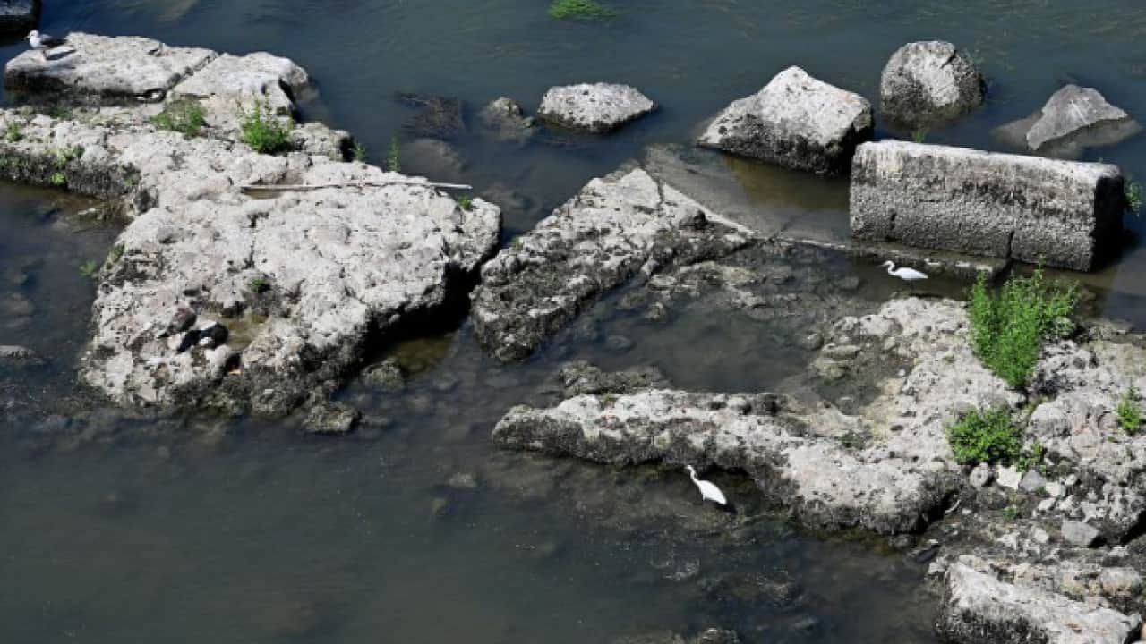 Foto - Tiber Nehri'nde sular çekildi: 2 bin yıllık tarih gün yüzüne çıktı! Neron Köprüsü’nün kalıntıları yeniden göründü