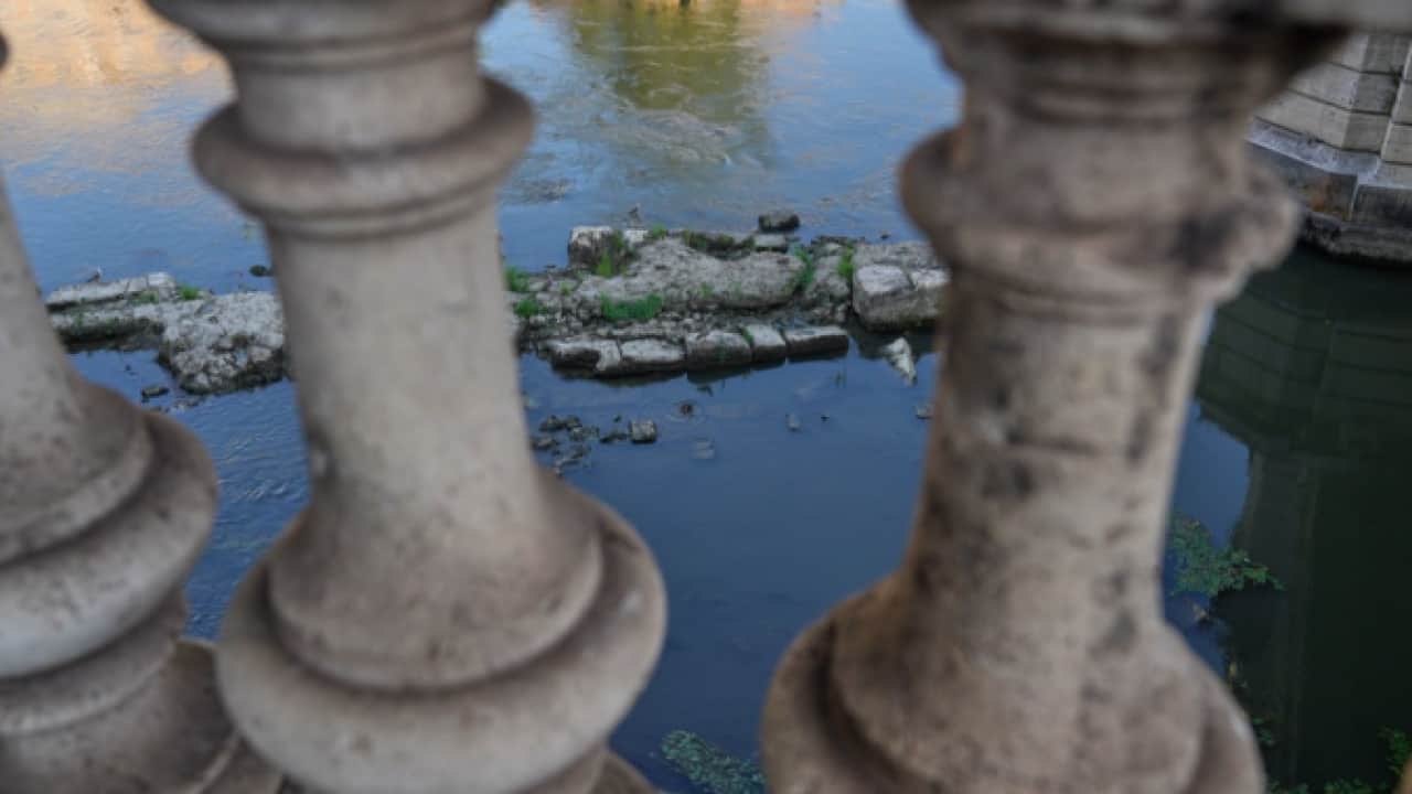 Foto - Tiber Nehri'nde sular çekildi: 2 bin yıllık tarih gün yüzüne çıktı! Neron Köprüsü’nün kalıntıları yeniden göründü