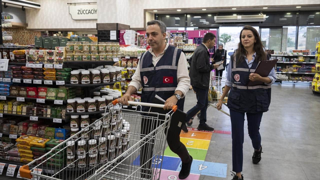 Foto - Ticaret Bakanlığı 282 bin 153 firmayı denetledi! 1 milyar 874 milyon lira ceza kesti