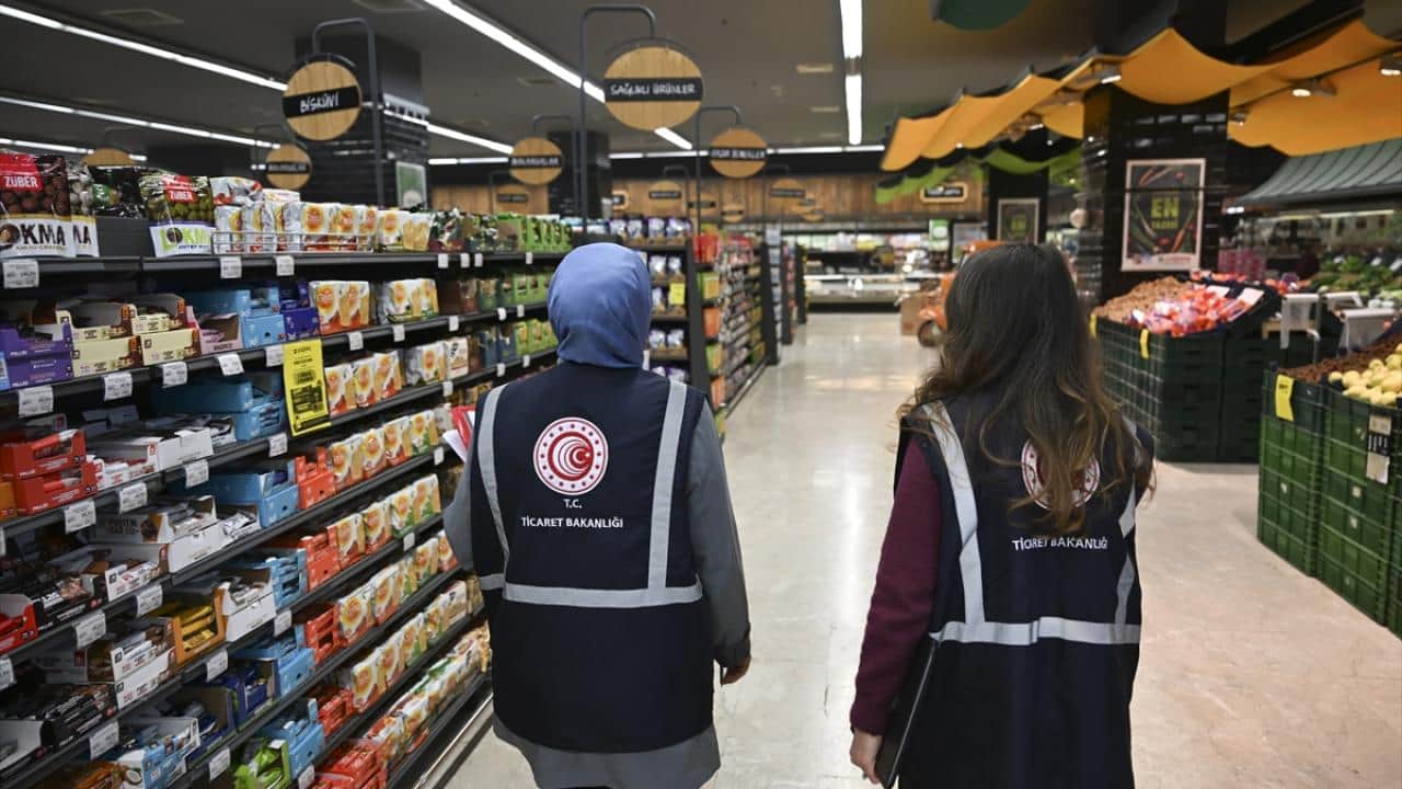 Foto - Ticaret Bakanlığı 282 bin 153 firmayı denetledi! 1 milyar 874 milyon lira ceza kesti