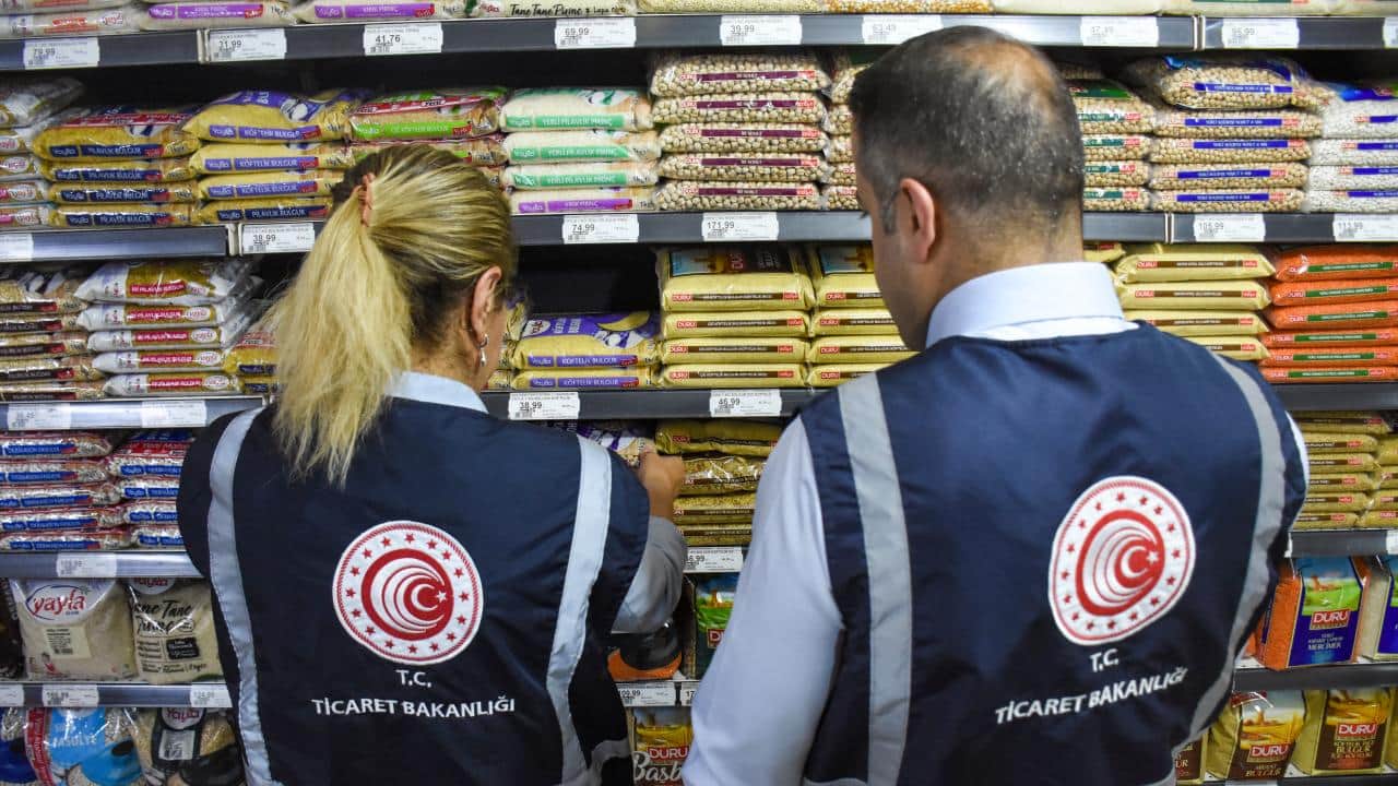 Foto - Ticaret Bakanlığı 282 bin 153 firmayı denetledi! 1 milyar 874 milyon lira ceza kesti