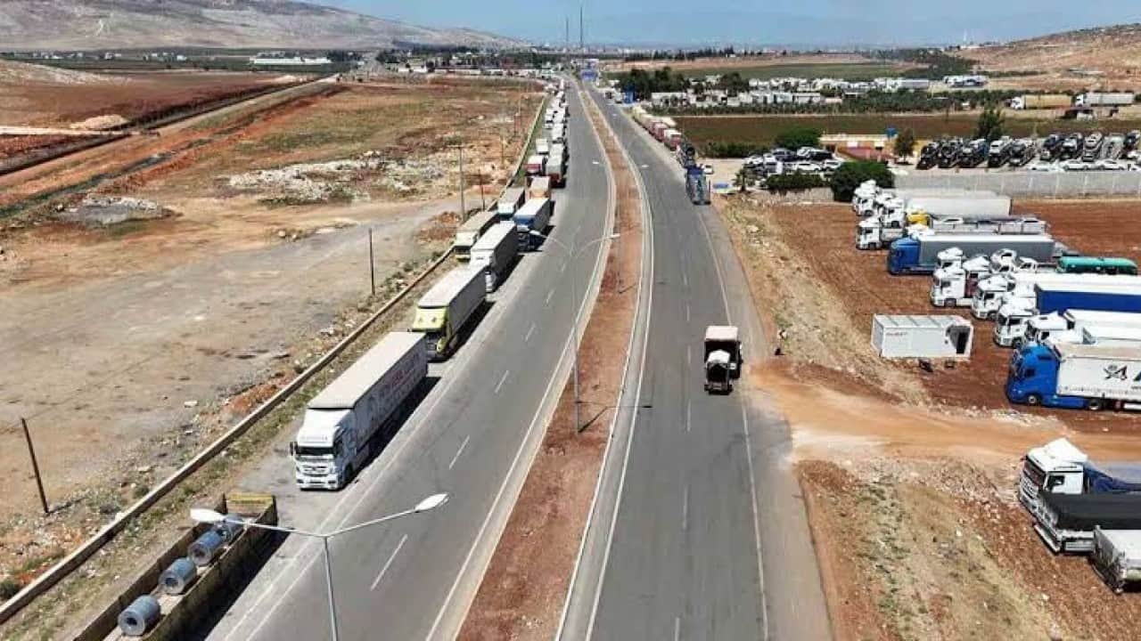 Foto - Ticarette kavşak noktası Sınırdan her gün binlerce tır giriş çıkış yapıyor