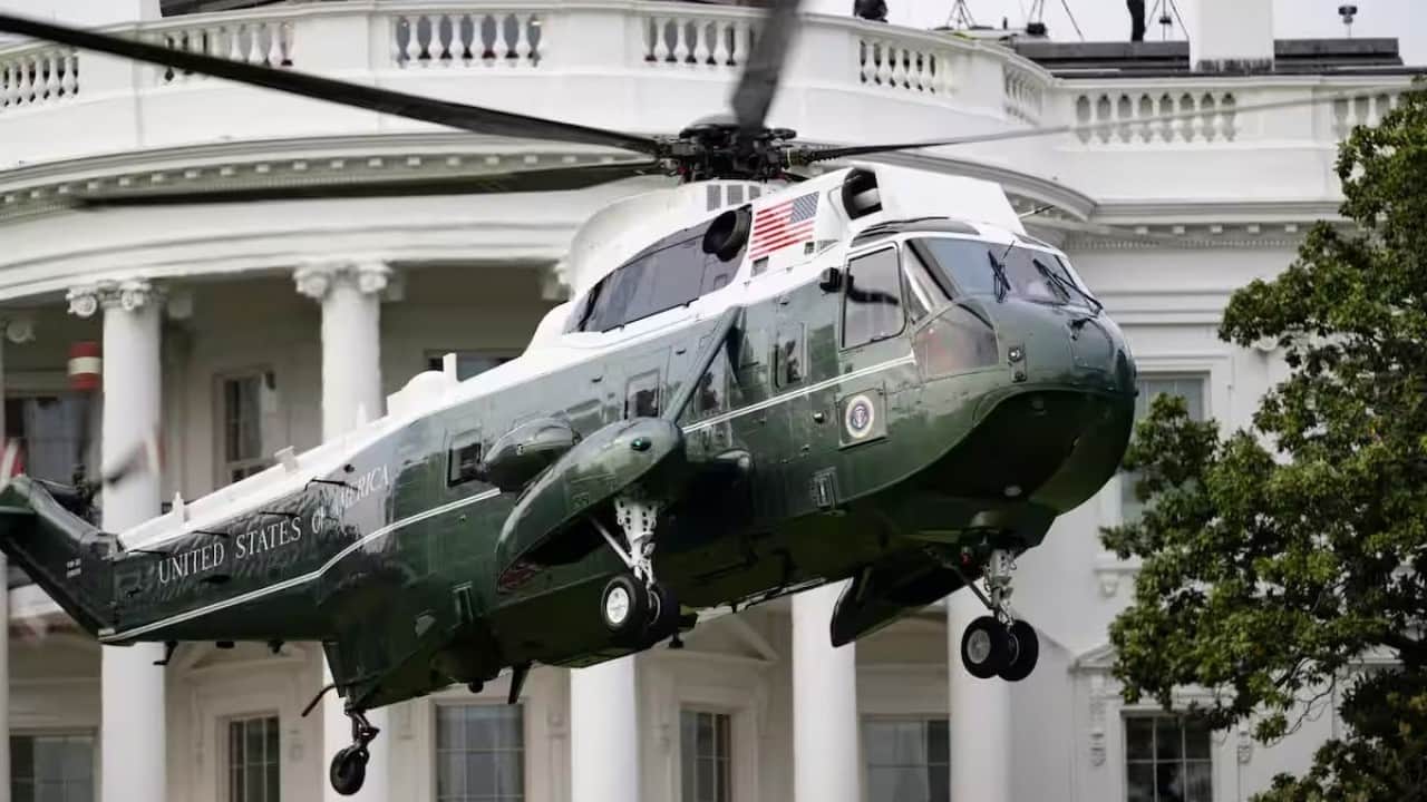 Foto - Trump’ın helikopteri yolcu uçağıyla çarpışıyordu Sarı kafa kıl payı direkten döndü