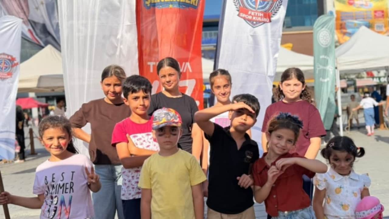 Foto - TÜGVA İstanbul'u festival alanına çevirdi: 500 binden fazla çocuk bir araya geldi