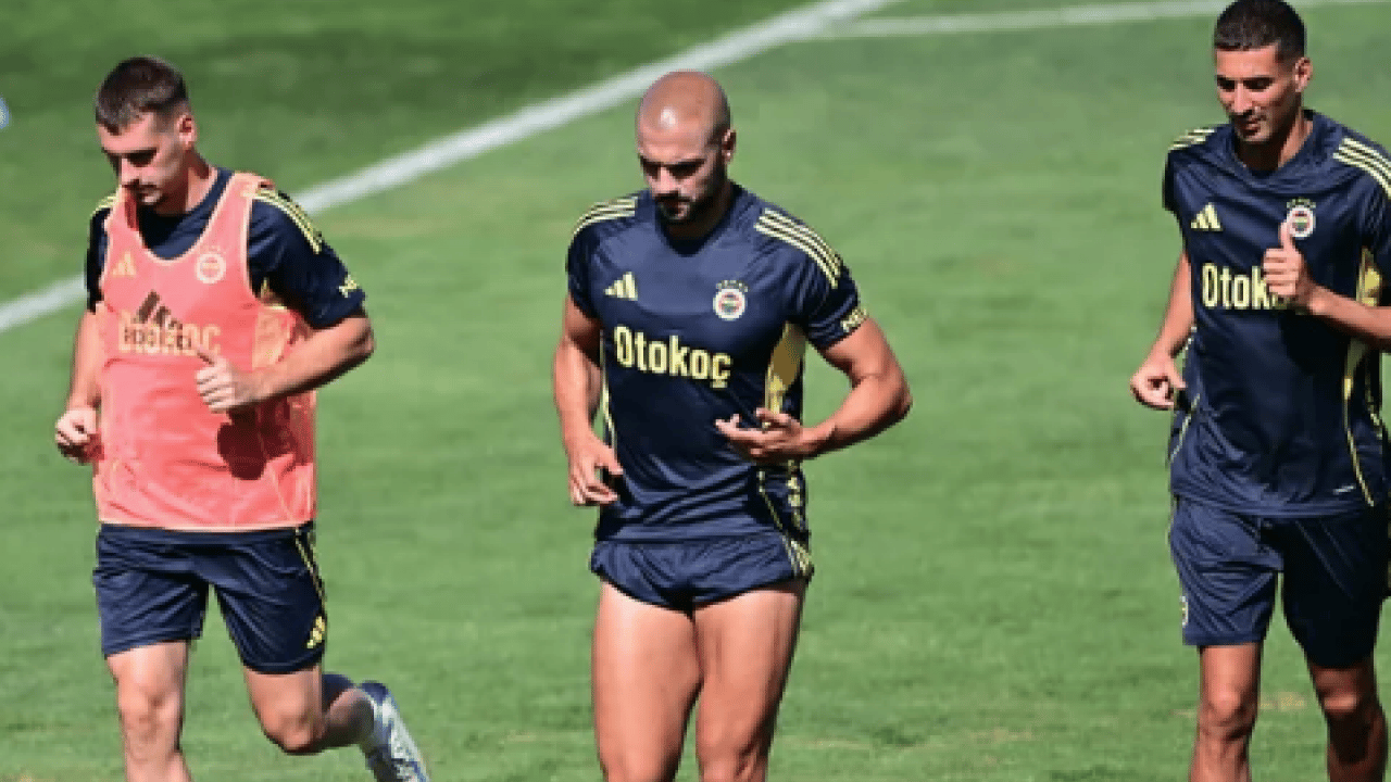 Foto - Tüm Fenerbahçeli taraftarlar nefesini tuttu ve ismi atar topar masaya konuldu! Geldiği gibi gidiyor...