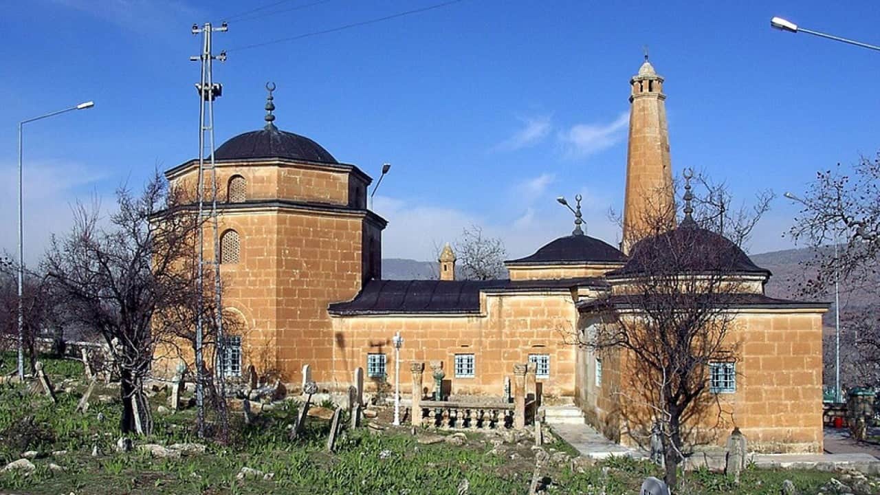 Türbe ziyarete kapatıldı! Valilik açıklama yaptı 
