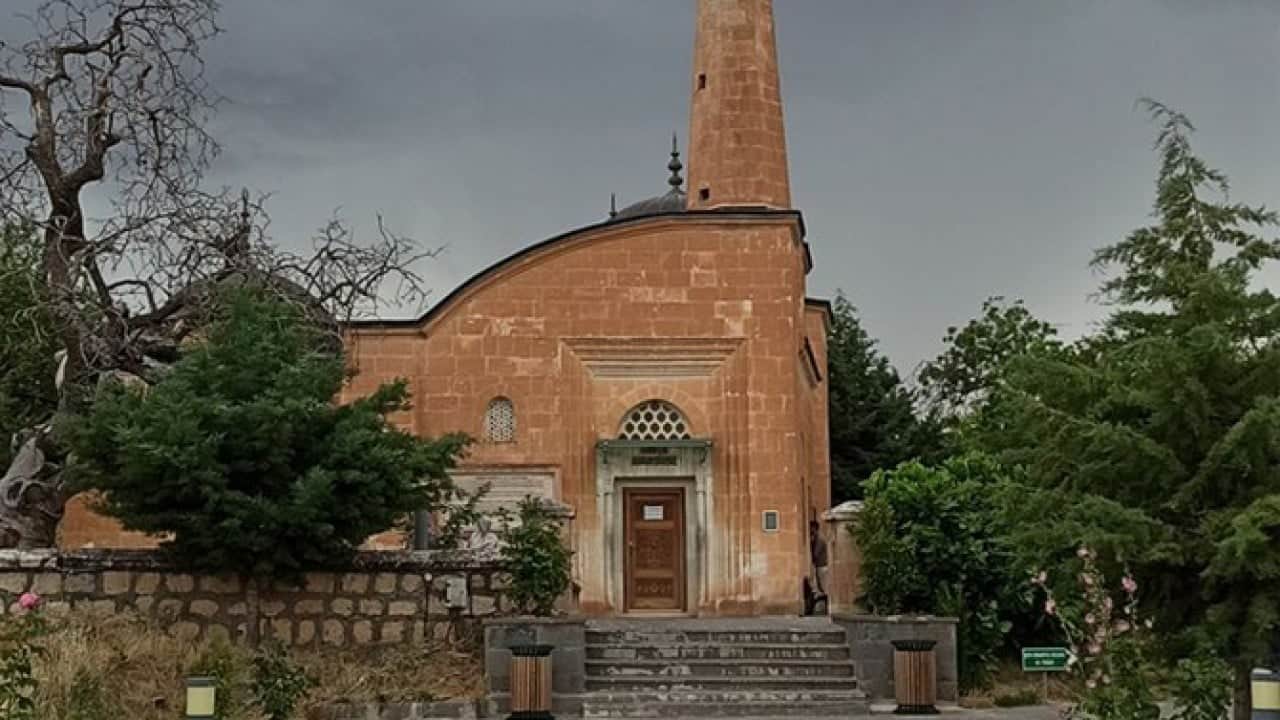 Foto - Türbe ziyarete kapatıldı! Valilik açıklama yaptı 