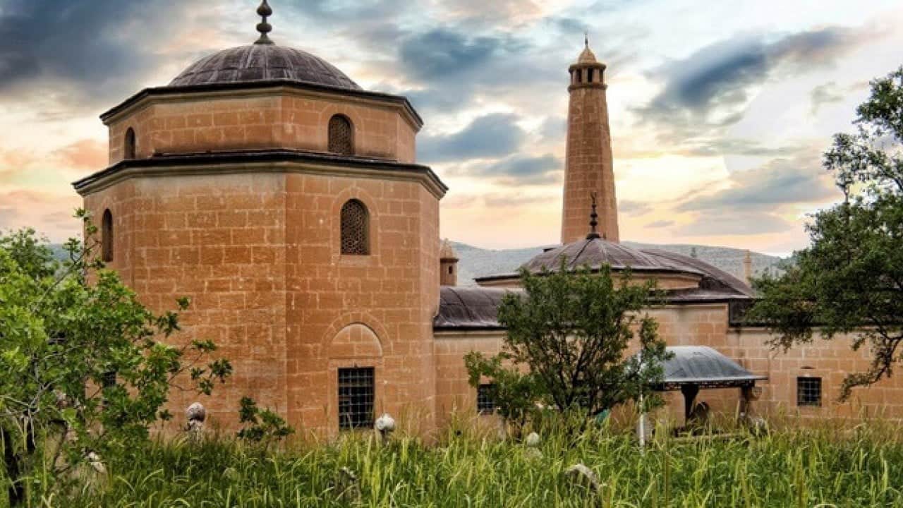 Foto - Türbe ziyarete kapatıldı! Valilik açıklama yaptı 