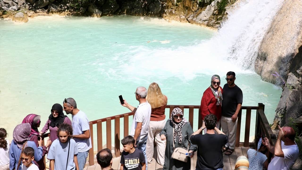 Foto - Turistlerin uğrak noktası Giresun’un Mavi Gölü’nü 700 bin kişi gezdi