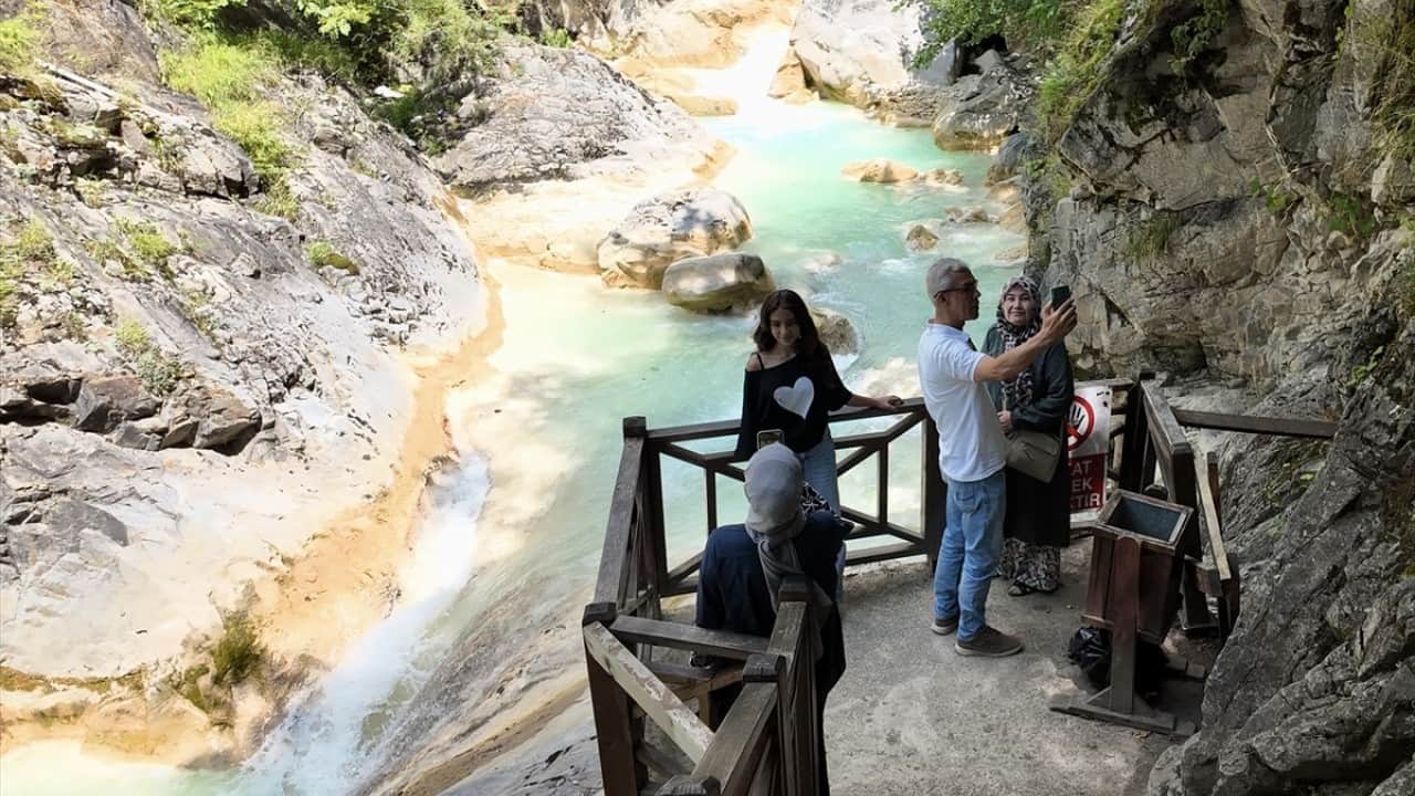 Foto - Turistlerin uğrak noktası Giresun’un Mavi Gölü’nü 700 bin kişi gezdi