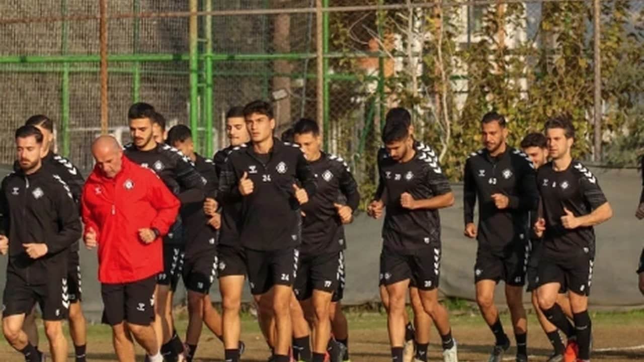 Türk futbolunun çınarı tarihe karışıyor! 112 yıllık kulüpte yönetim istifa etti, kayyım yolda