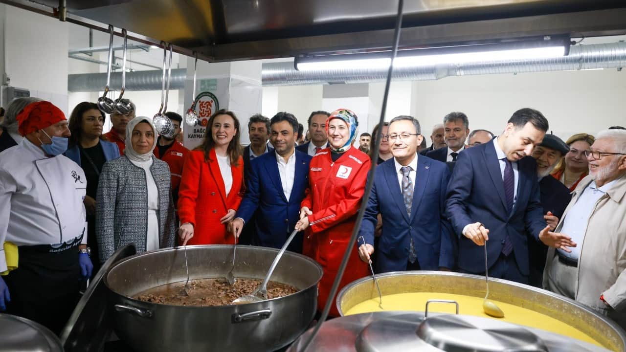 Foto - Türk Kızılay’dan İstanbul’a Dev Hizmet: Bağcılar Aşevi Açıldı