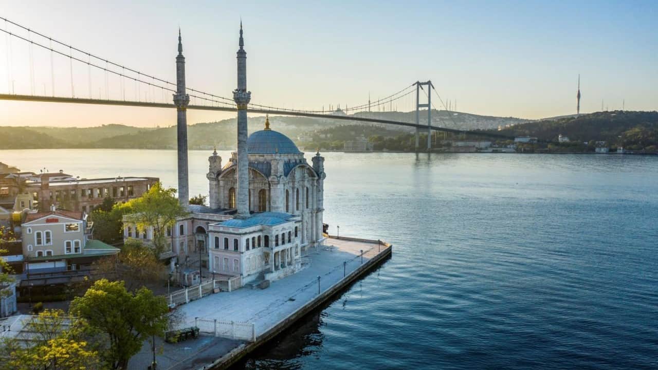 Foto - Türkiye turizmi küresel dalgalanmalara karşı bağışıklık kazandı: Turizm geliri ilk 6 ayda 25,7 milyar dolar oldu