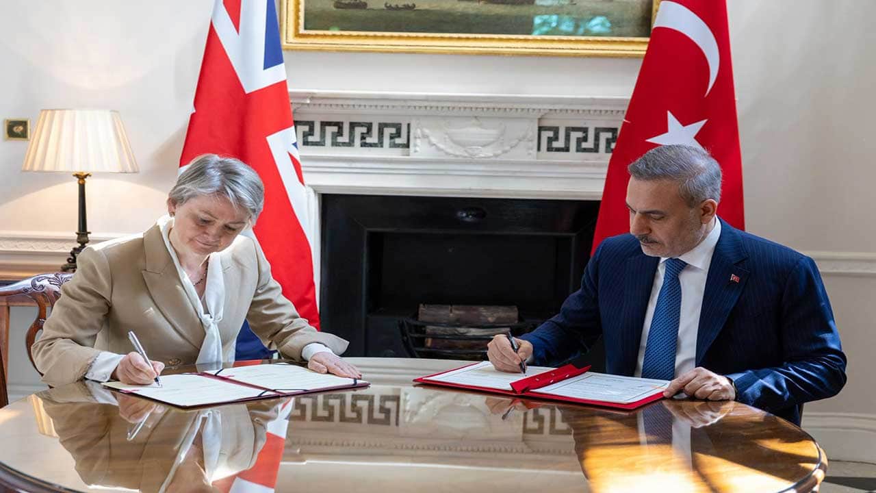 Foto - Türkiye ve İngiltere arasında yeni devir: Stratejik Ortaklık Belgesi imzalandı!