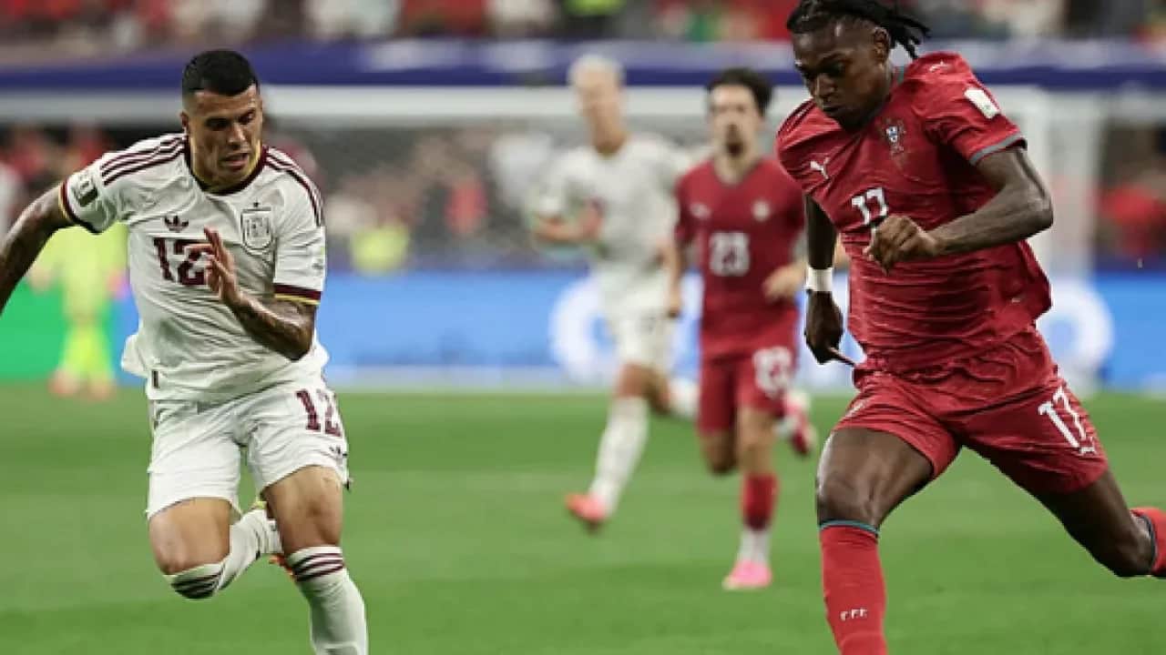 Türkiye'nin en ünlü takımı artık İtalyanların ağzında: Fenerbahçe Rafael Leao'dan çekildi
