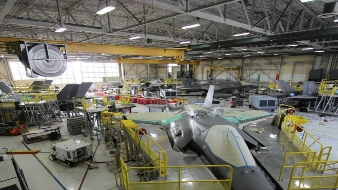 Foto - Türkiye’nin milyar dolarlık F-35’leri çürümeye mi terk edildi? ABD’de hangarda öylece bekliyorlar
