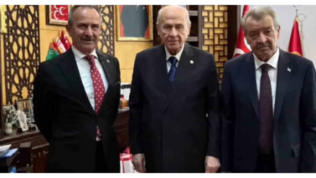 Foto - Türkiye’nin ünlü aşiretinin lideriyle Bahçeli buluşmasında Kürtçe çeviri krizi! Apar topar açıklama yapıldı