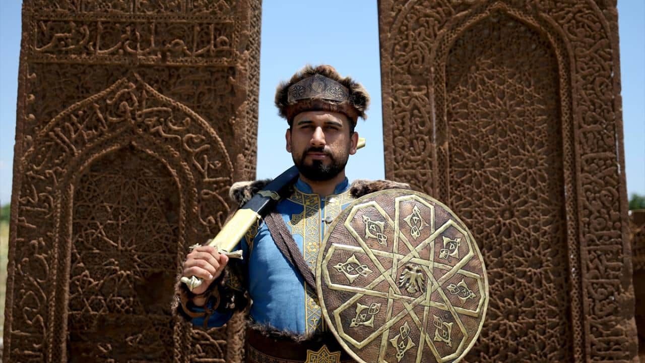 Foto - Türklerin Anadolu'ya giriş kapısı! Ahlat'a ziyaretçi akını 