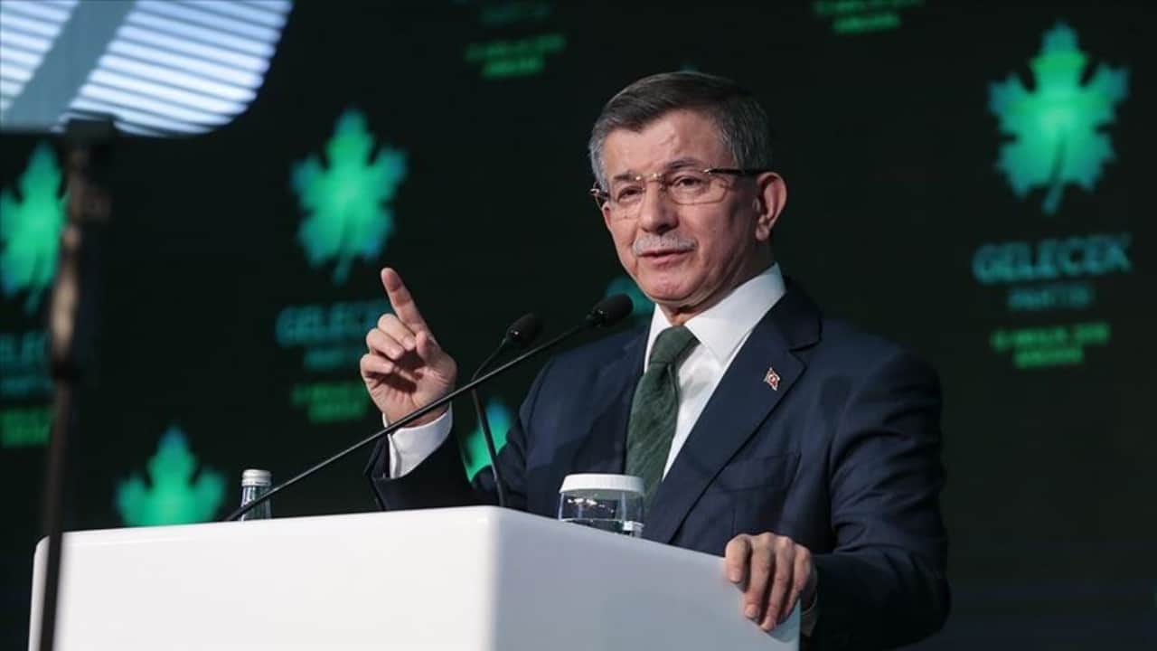 Foto - Tutmayın küçük enişteyi! "Stratejik derinlik"te boğulan Davutoğlu da fitne kazanına odun attı 