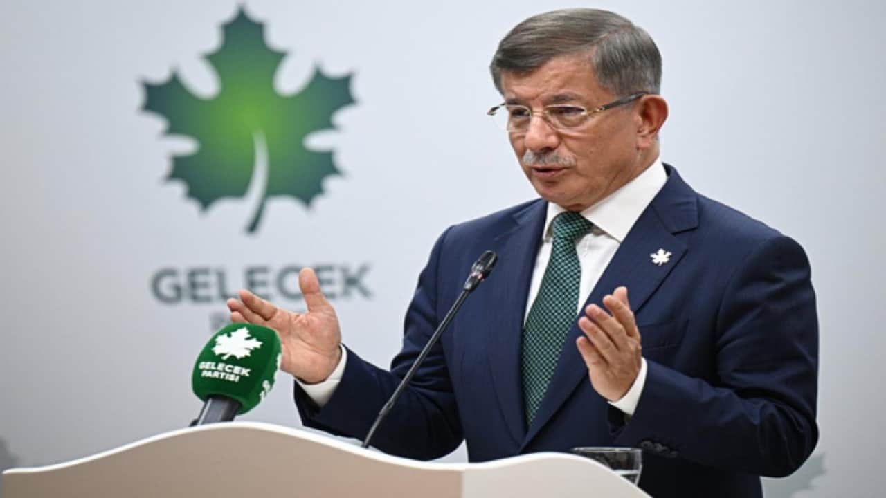 Foto - Tutmayın küçük enişteyi! "Stratejik derinlik"te boğulan Davutoğlu da fitne kazanına odun attı 