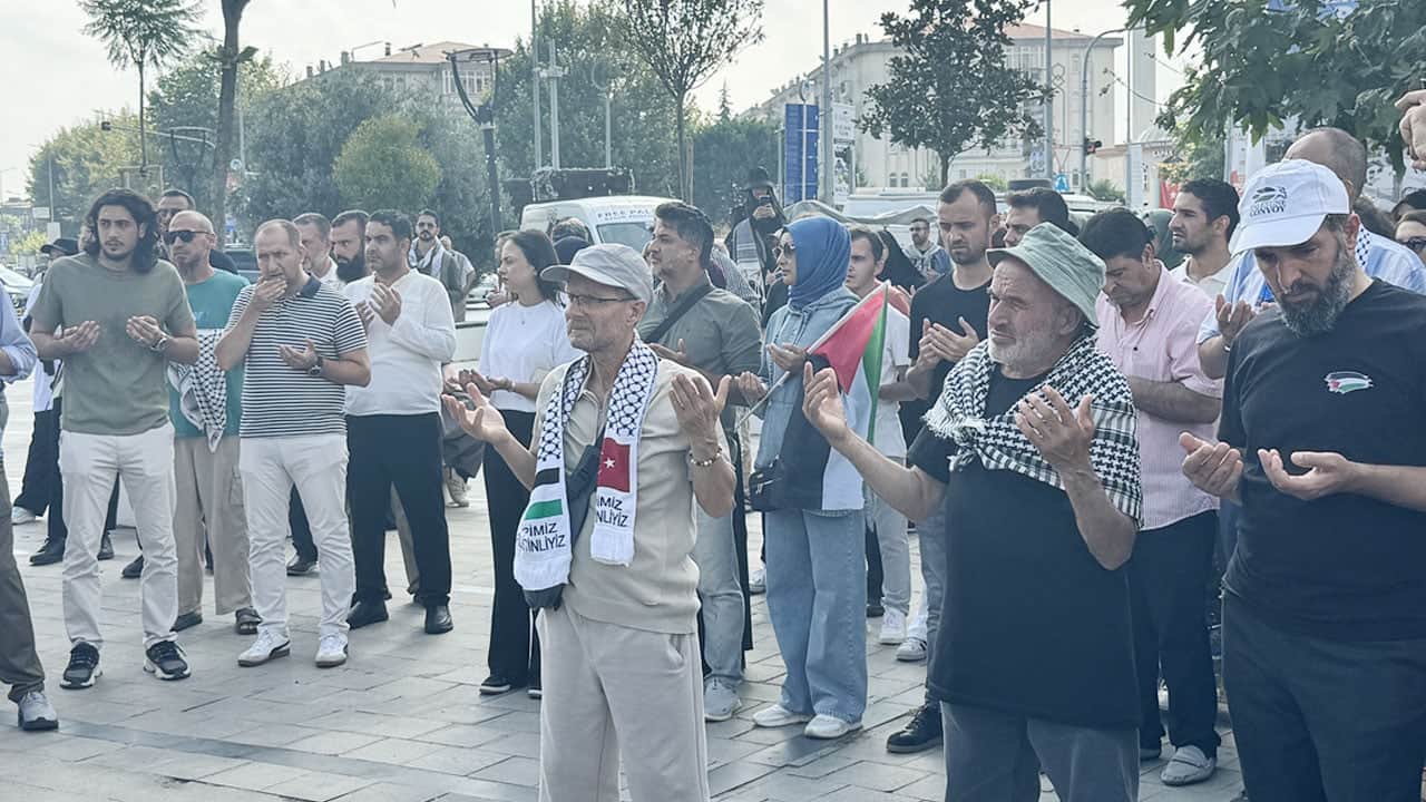 Foto - Üç gün konakladığı Sakarya’dan dualarla uğurlandı! Yolun açık olsun Filistin Konvoyu