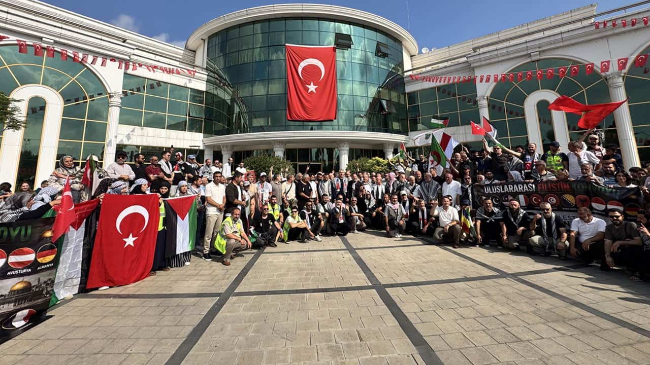 Foto - Üç gün konakladığı Sakarya’dan dualarla uğurlandı! Yolun açık olsun Filistin Konvoyu